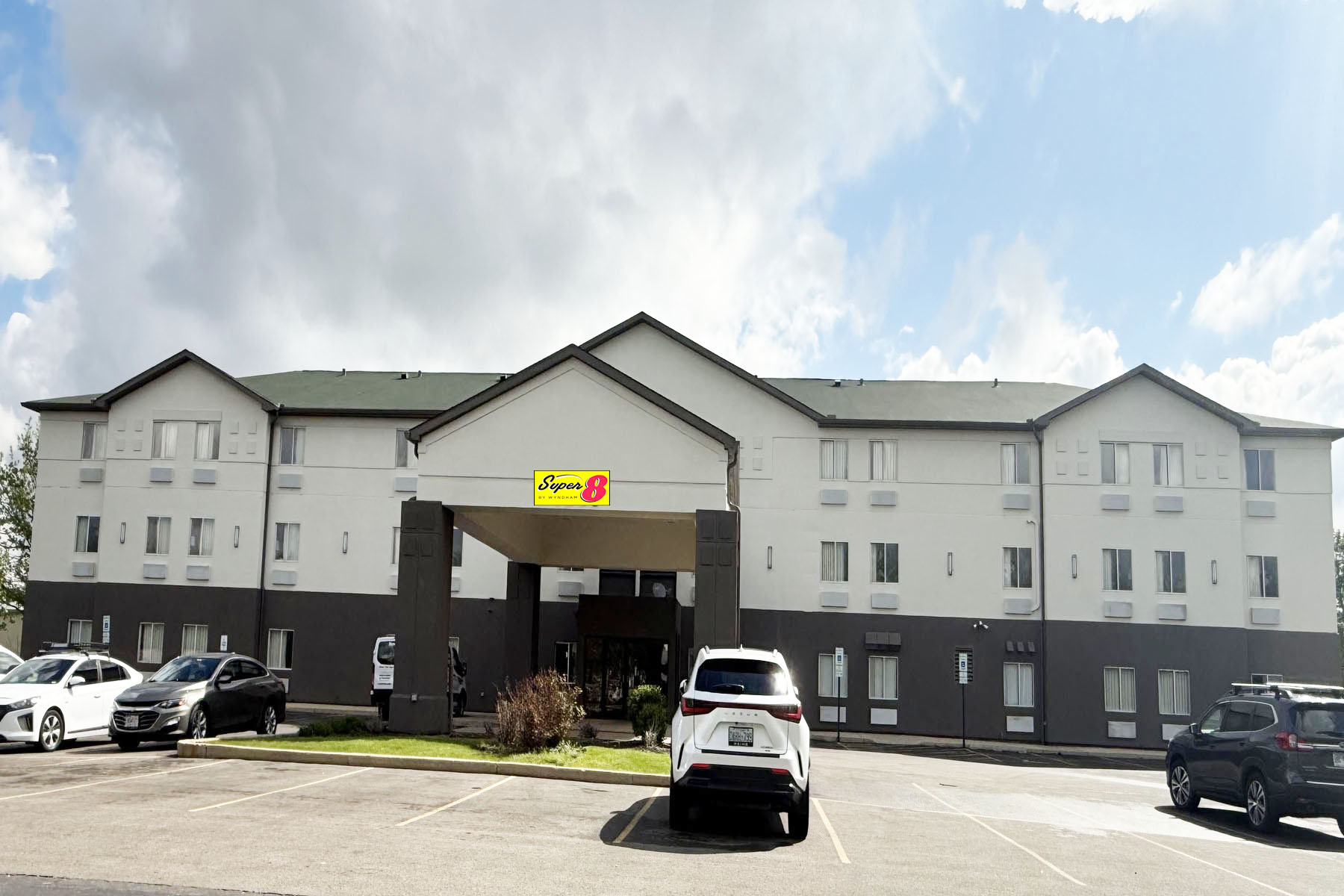 Welcoming & Elegant Hotel Exterior Beautiful Hotel Exterior View